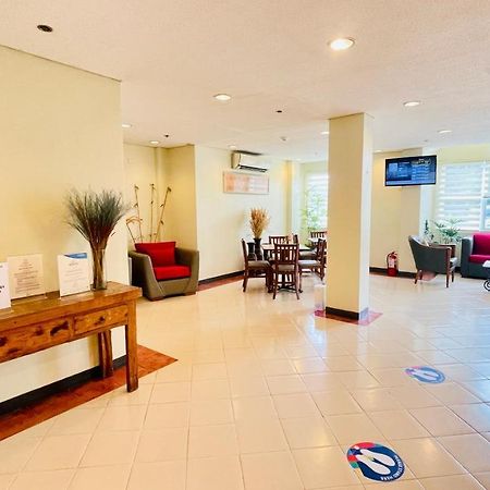 Microtel By Wyndham Tarlac Zewnętrze zdjęcie