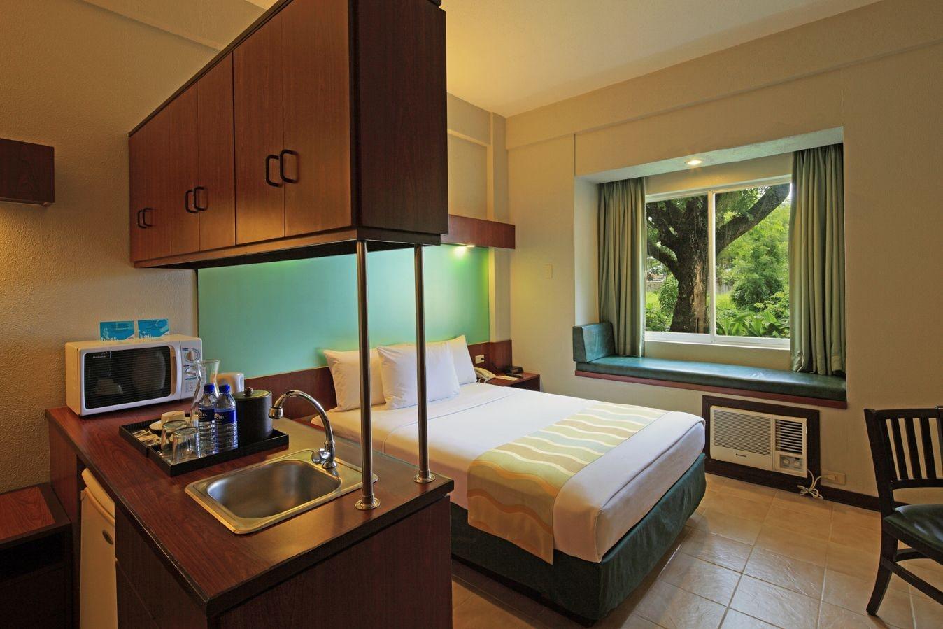 Microtel By Wyndham Tarlac Zewnętrze zdjęcie