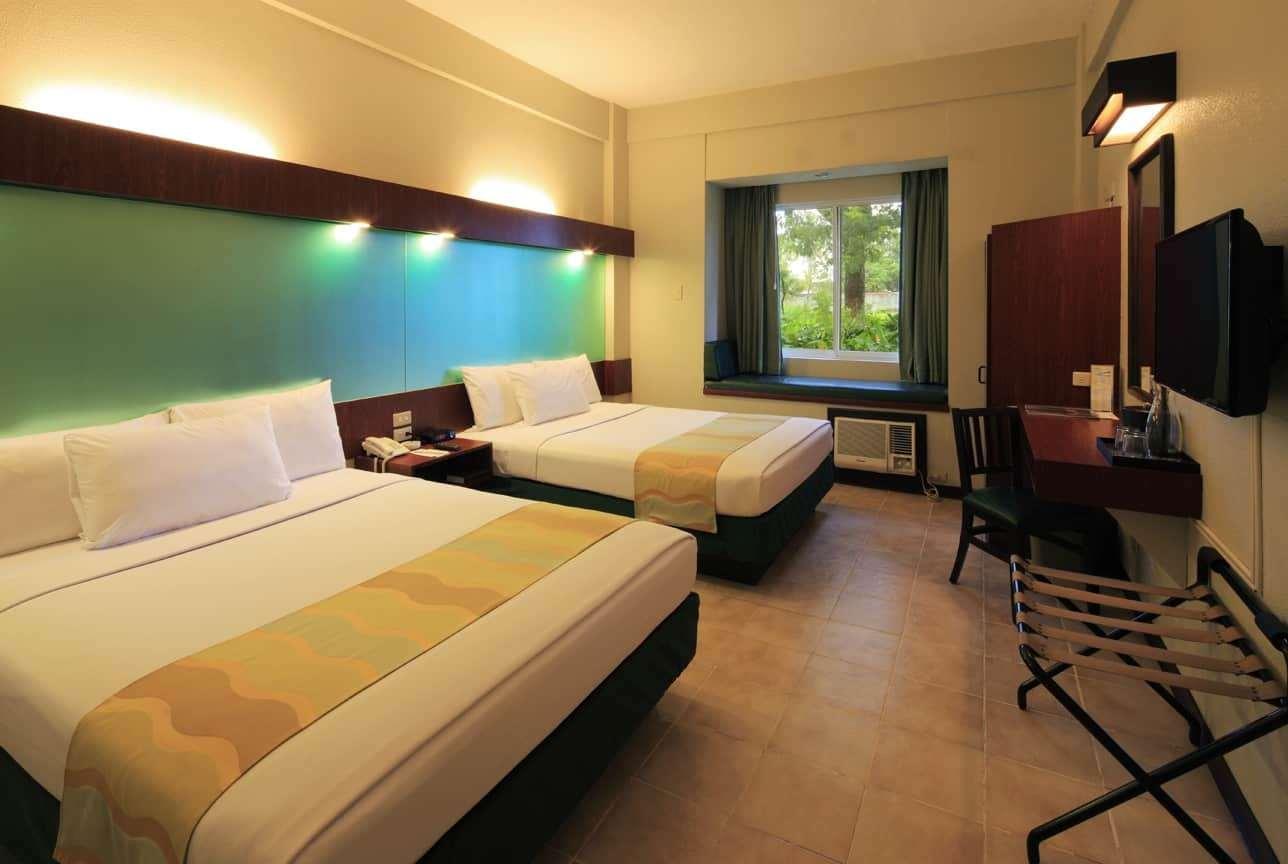 Microtel By Wyndham Tarlac Zewnętrze zdjęcie