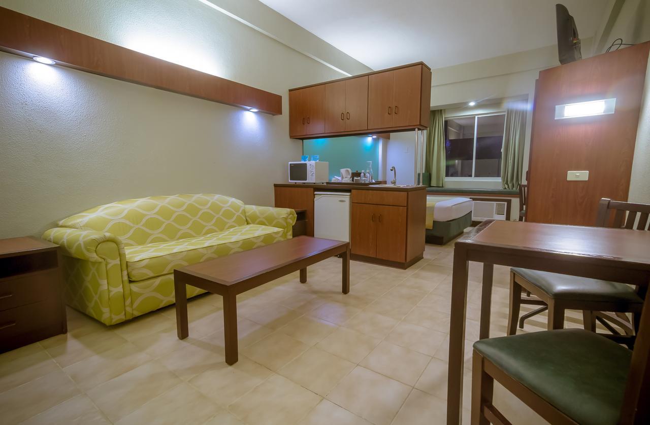 Microtel By Wyndham Tarlac Zewnętrze zdjęcie
